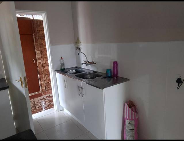 4 BEDROOM HOUSE FOR SALE IN SUIDERBERG